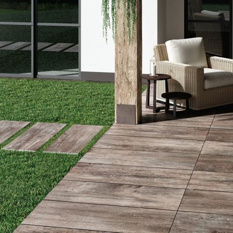 Terrassenplatten in Holzoptik